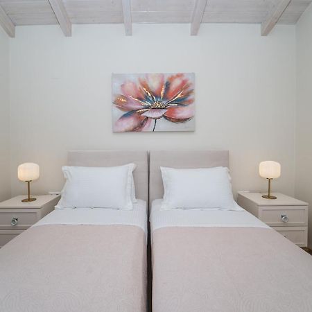 Vincenzo Suites Нідрі Екстер'єр фото